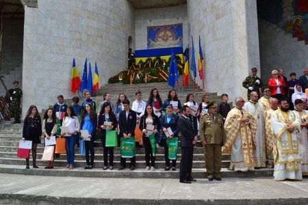 Castigatorii_concurs_eseuri_Salaj-450x300